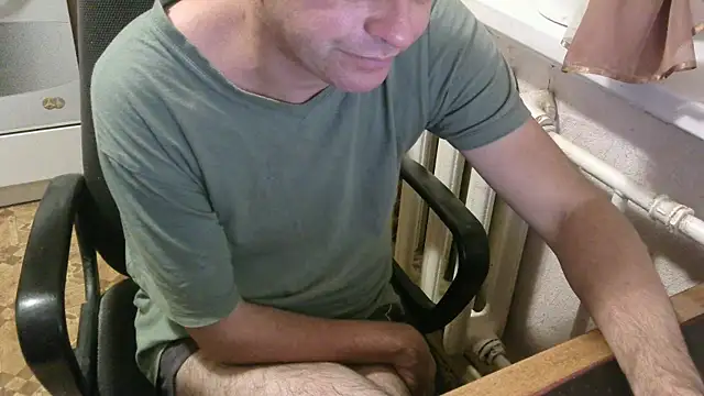 Snapshot of AlDON59 chatting on 10.11.25 AlDON59 online show from 10.11.25