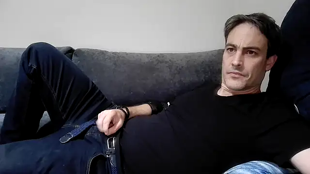 Snapshot of basquehotboy chatting on 12.08.24 basquehotboy online show from 12.08.24