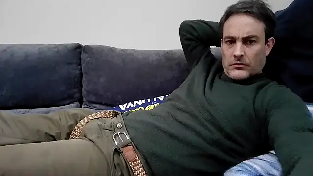 Snapshot of basquehotboy chatting on 12.10.24 basquehotboy online show from 12.10.24