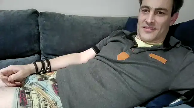 Snapshot of basquehotboy chatting on 12.30.24 basquehotboy online show from 12.30.24