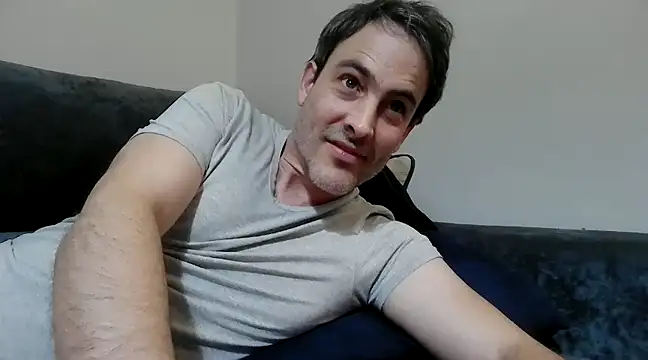 Snapshot of basquehotboy chatting on 01.02.25 basquehotboy online show from 01.02.25