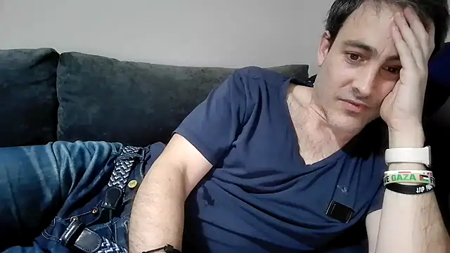 Snapshot of basquehotboy chatting on 01.07.25 basquehotboy online show from 01.07.25
