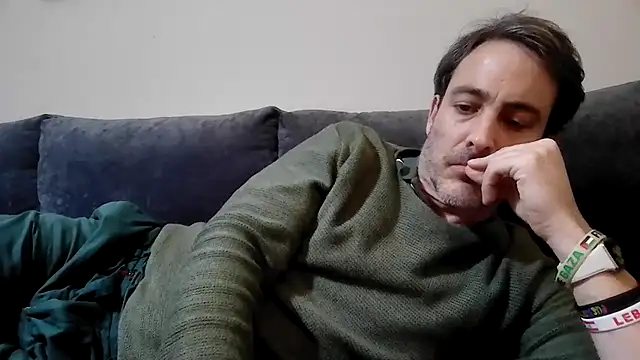 Snapshot of basquehotboy chatting on 01.21.25 basquehotboy online show from 01.21.25