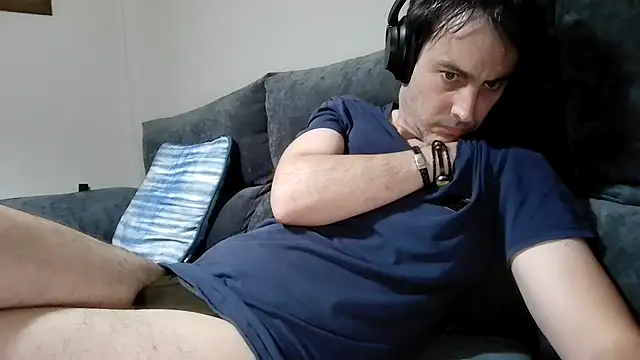 Snapshot of basquehotboy chatting on 01.27.25 basquehotboy online show from 01.27.25