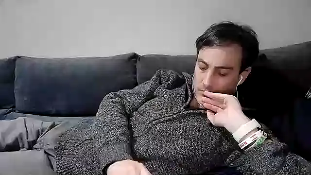 Snapshot of basquehotboy chatting on 01.27.25 basquehotboy online show from 01.27.25