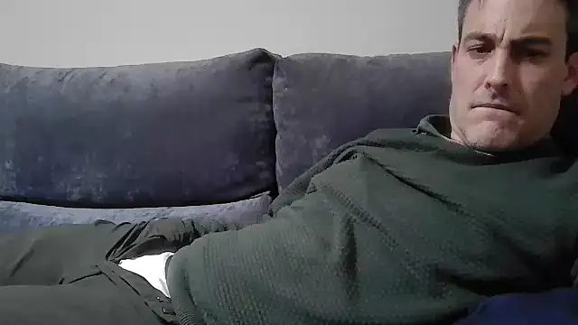 Snapshot of basquehotboy chatting on 02.05.25 basquehotboy online show from 02.05.25