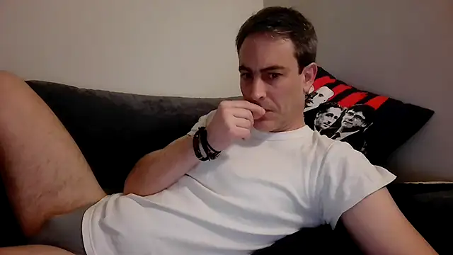 Snapshot of basquehotboy chatting on 02.08.25 basquehotboy online show from 02.08.25