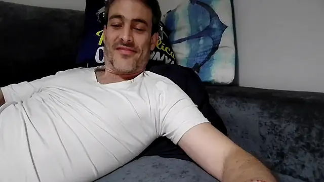 Snapshot of basquehotboy chatting on 02.25.25 basquehotboy online show from 02.25.25
