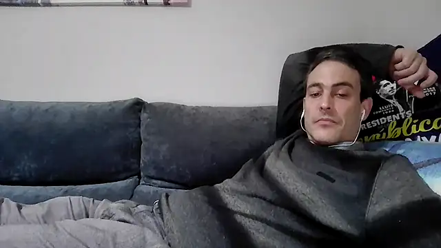 Snapshot of basquehotboy chatting on 02.27.25 basquehotboy online show from 02.27.25