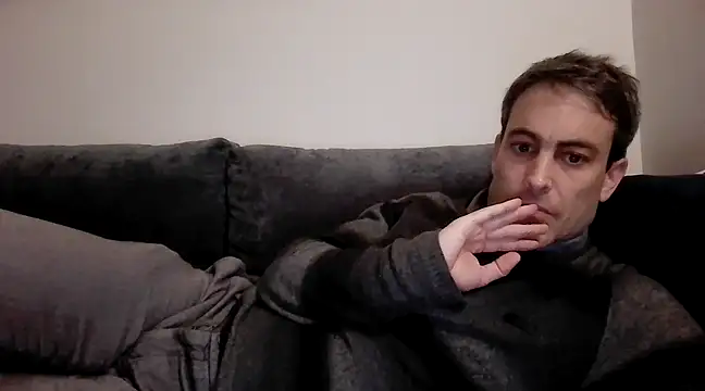 Snapshot of basquehotboy chatting on 02.28.25 basquehotboy online show from 02.28.25