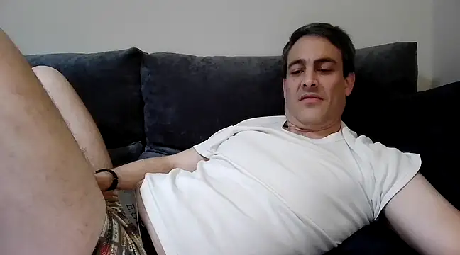 Snapshot of basquehotboy chatting on 03.09.25 basquehotboy online show from 03.09.25