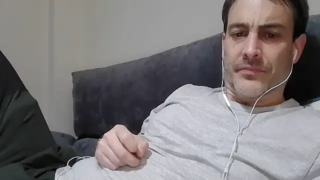 Snapshot of basquehotboy chatting on 03.21.25 basquehotboy online show from 03.21.25