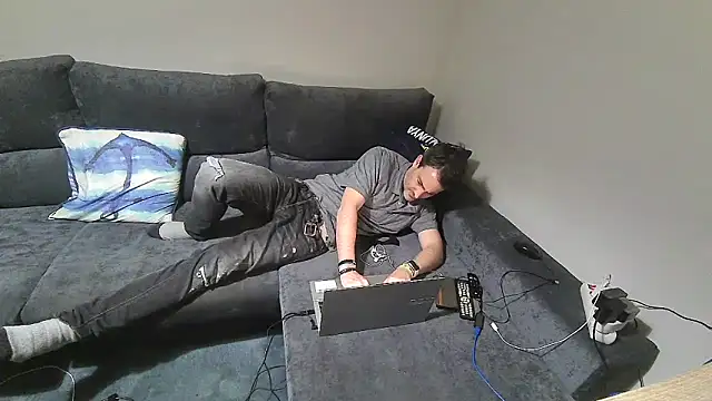 Snapshot of basquehotboy chatting on 03.22.25 basquehotboy online show from 03.22.25
