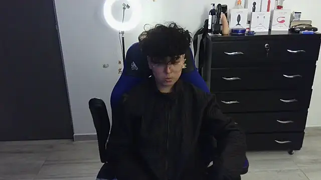 thomascooper7 online show from 02.13.25