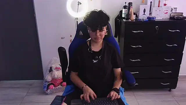 thomascooper7 online show from 02.27.25