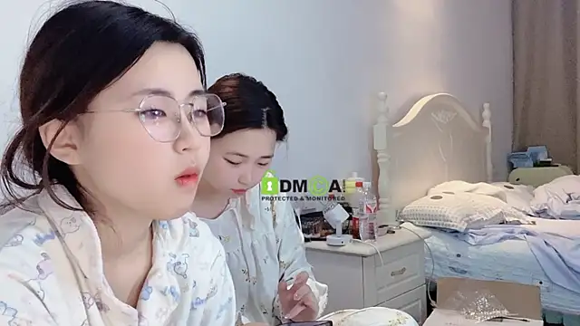 Snapshot of MM_YY_SS chatting on 01.09.25 MM YY SS online show from 01.09.25