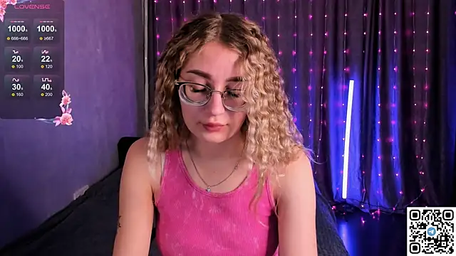 Snapshot of LivyyBossom chatting on 02.16.25 LivyyBossom online show from 02.16.25