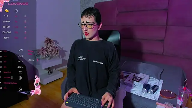 Snapshot of melodybonss_ chatting on 01.13.25 melodybonss online show from 01.13.25