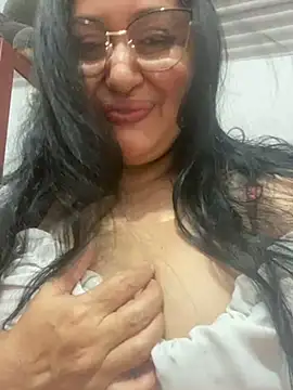 Gia Nahomi online show from 01.07.25