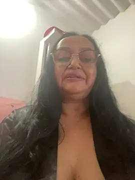 Gia Nahomi online show from 01.08.25