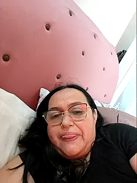 Gia Nahomi online show from 02.04.25