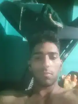 Snapshot of loganwollf chatting on 12.30.24 loganwollf online show from 12.30.24