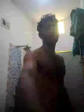 Snapshot of loganwollf chatting on 02.11.25 loganwollf online show from 02.11.25