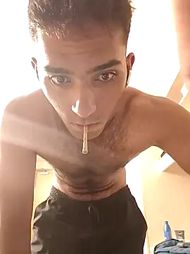 Snapshot of loganwollf chatting on 09.10.25 loganwollf online show from 09.10.25