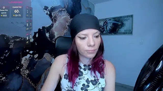 Snapshot of DanaaRey chatting on 01.24.25 DanaaRey online show from 01.24.25