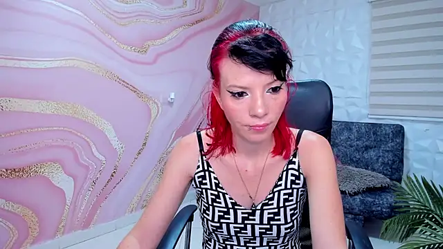 Snapshot of DanaaRey chatting on 02.28.25 DanaaRey online show from 02.28.25