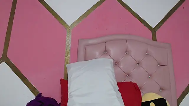 Snapshot of Vicky_Love_ chatting on 01.31.25 Vicky Love  online show from 01.31.25