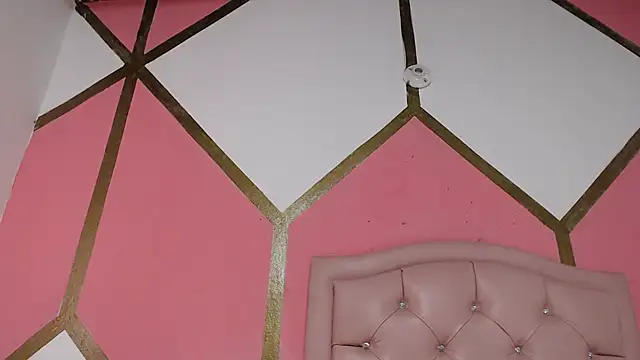 Snapshot of Vicky_Love_ chatting on 02.11.25 Vicky Love  online show from 02.11.25