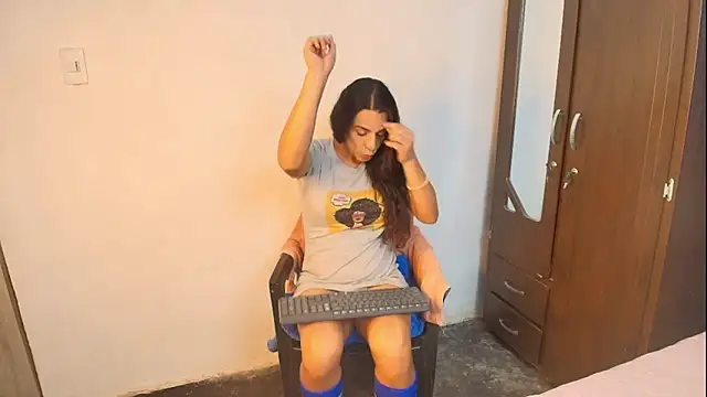 Oh Tique online show from 10.22.25