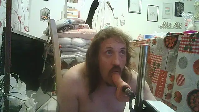 Snapshot of cyril020202 chatting on 10.11.25 cyril020202 online show from 10.11.25