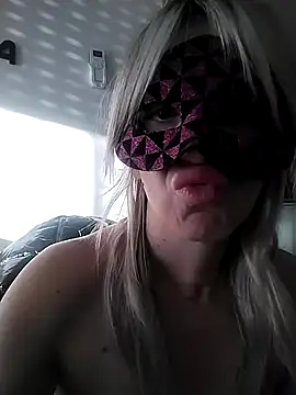 Snapshot of porcedda38 chatting on 12.27.24 porcedda38 online show from 12.27.24