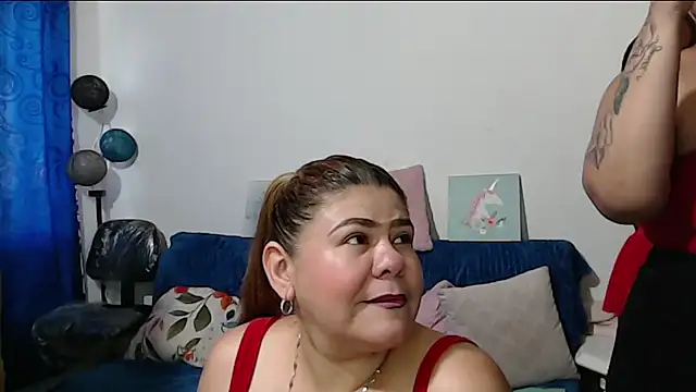 Snapshot of NATHYHOTT chatting on 10.15.25 NATHYHOTT online show from 10.15.25