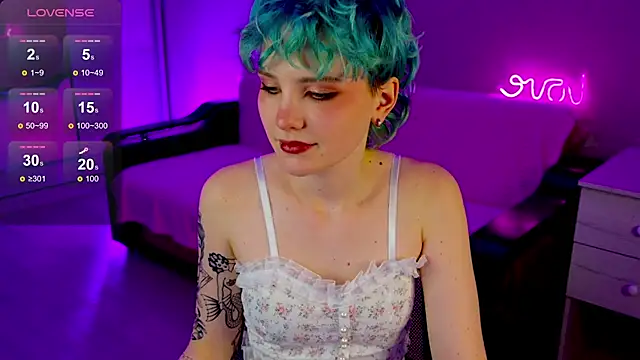 Snapshot of School_Love chatting on 12.08.24 School Love online show from 12.08.24