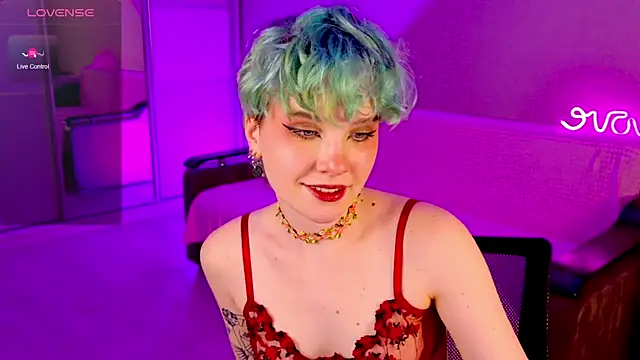 Snapshot of School_Love chatting on 12.26.24 School Love online show from 12.26.24