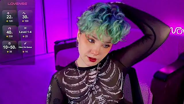 Snapshot of School_Love chatting on 01.04.25 School Love online show from 01.04.25