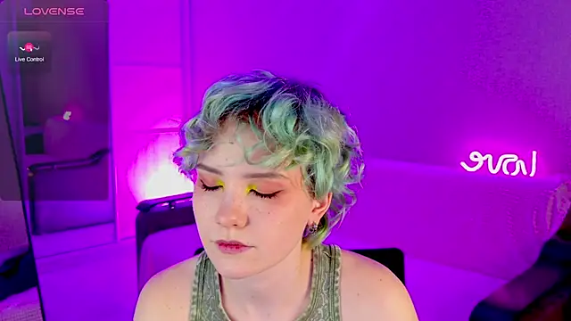 Snapshot of School_Love chatting on 01.30.25 School Love online show from 01.30.25