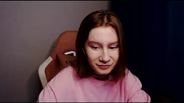 Snapshot of EnigmaSee chatting on 12.09.24 EnigmaSee online show from 12.09.24