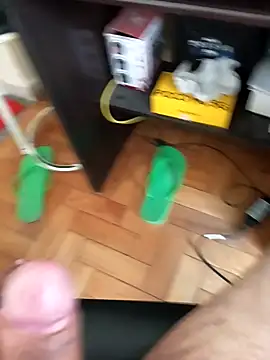 Snapshot of lobomisterioso13 chatting on 12.23.24 lobomisterioso13 online show from 12.23.24