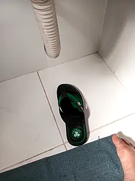 Snapshot of lobomisterioso13 chatting on 02.13.25 lobomisterioso13 online show from 02.13.25