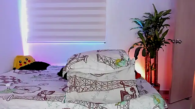 aldrinwhite online show from 10.22.25