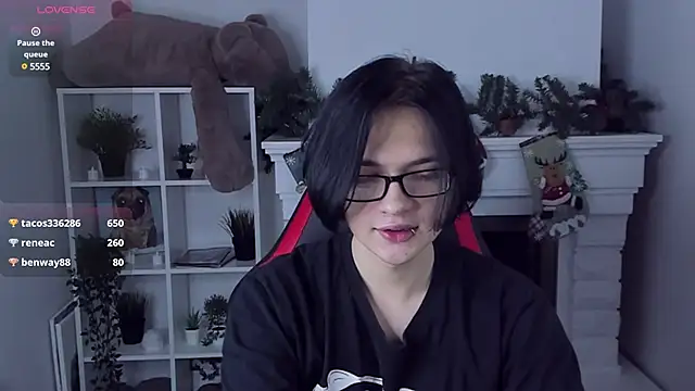 Snapshot of Justin_Care chatting on 12.22.24 Justin Care online show from 12.22.24