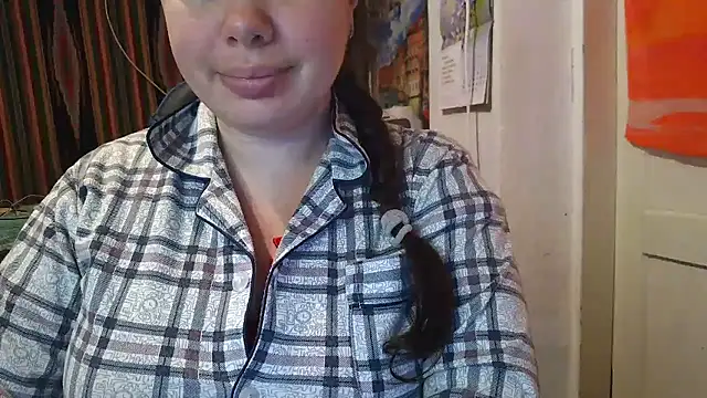 Cora Maro online show from 10.05.25