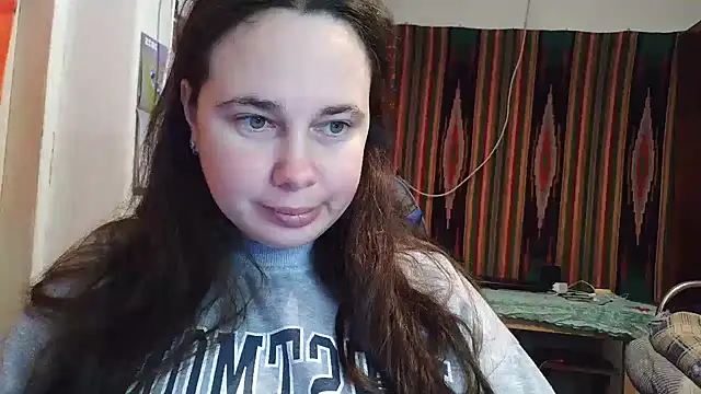 Cora Maro online show from 10.18.25