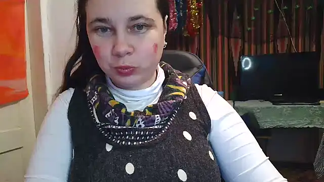 Cora Maro online show from 11.04.25