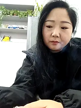 Snapshot of AHL756 chatting on 02.09.25 AHL756 online show from 02.09.25