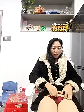 Snapshot of AHL756 chatting on 02.28.25 AHL756 online show from 02.28.25